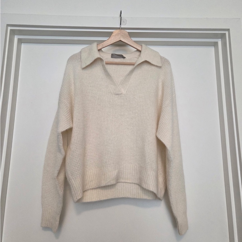Everlane Cream V-Neck Sweater